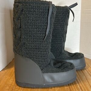 Barts fine knitwear boots in dark heather grey, size 39-40.